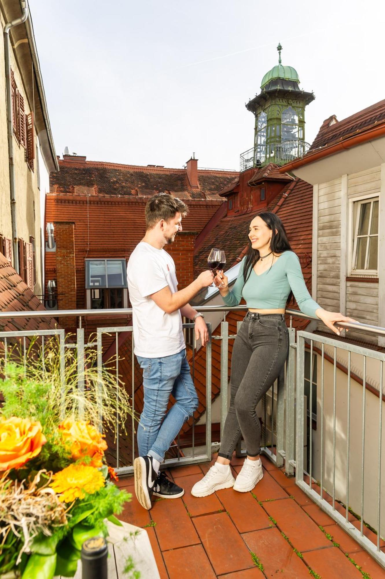 Apartments Am Glockenspielplatz Грац Екстер'єр фото